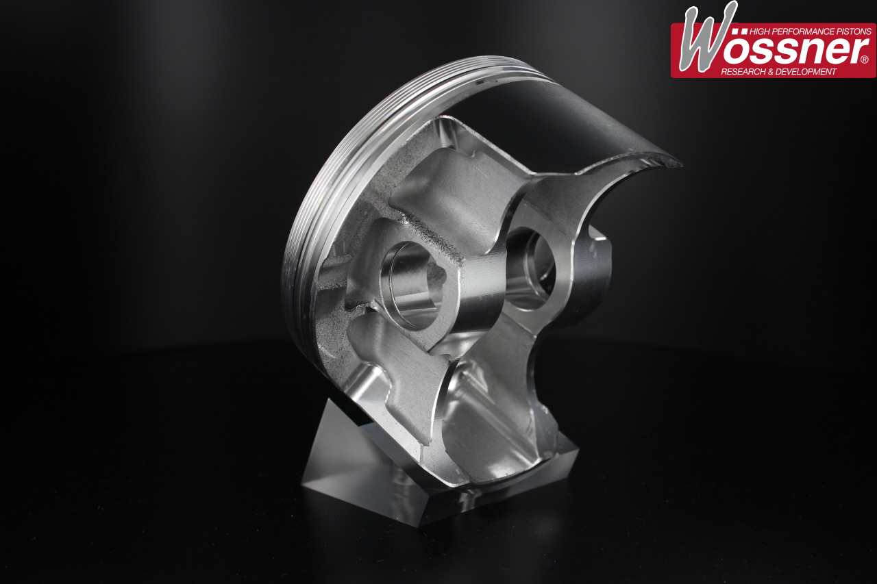 TC570, TE570, TC610 & TE610 Forged Piston 1999-2004