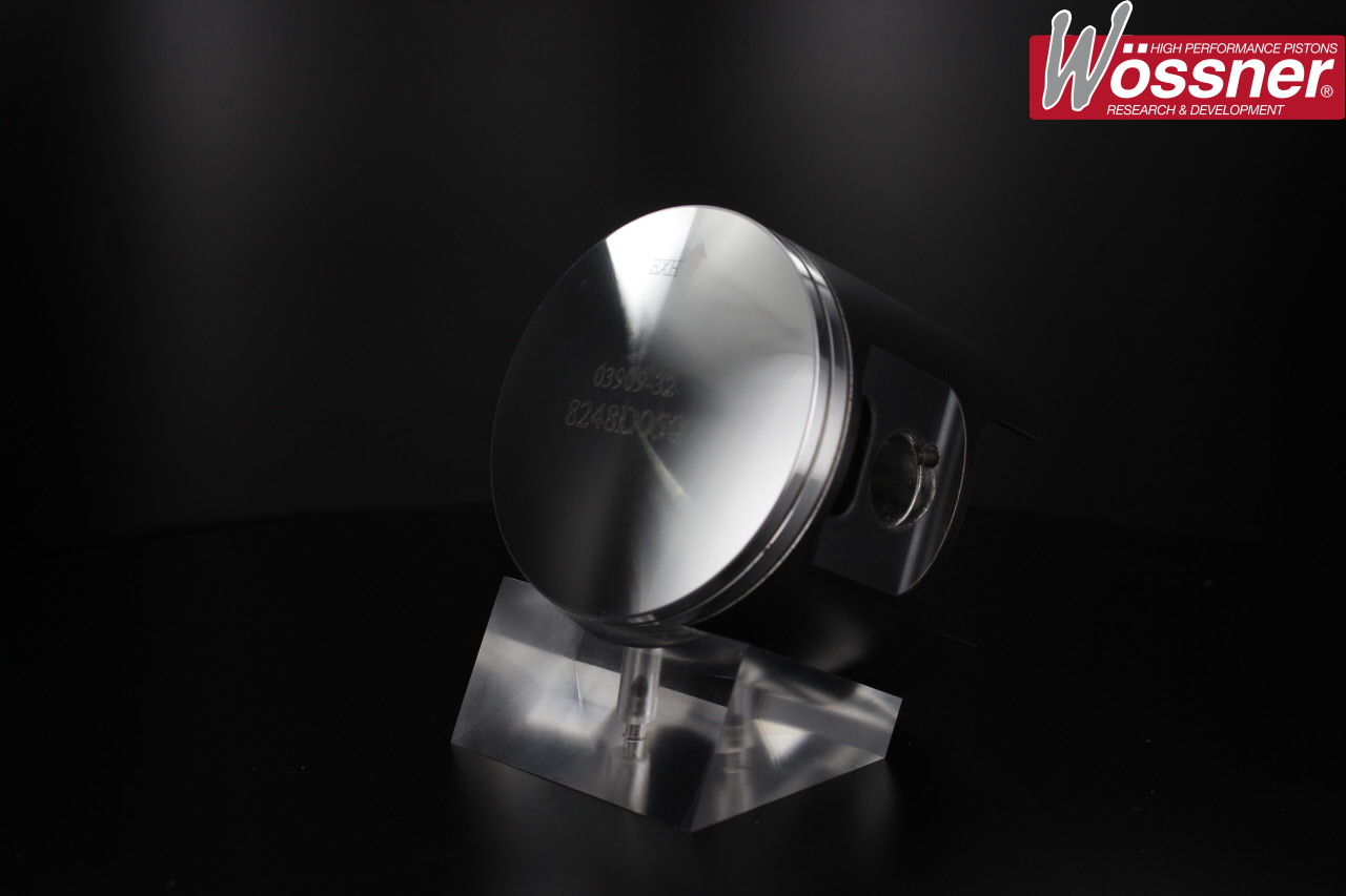 750 Mach IV / 750 H2 Triple Cylinder Forged Piston Kit